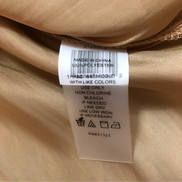 Women’s Vince Camuto Long sleeve Latte sheer blouse size M - Picture 14 of 14